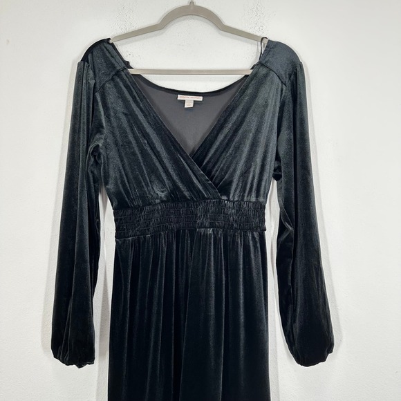 Knox Rose Black Velvet Long Sleeve Tiered Maxi Dress Size S V Neck Smocked Waist - Picture 8 of 8